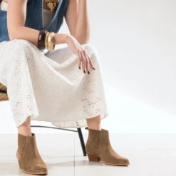 Boots santiag TEXTO taupe cuir velours