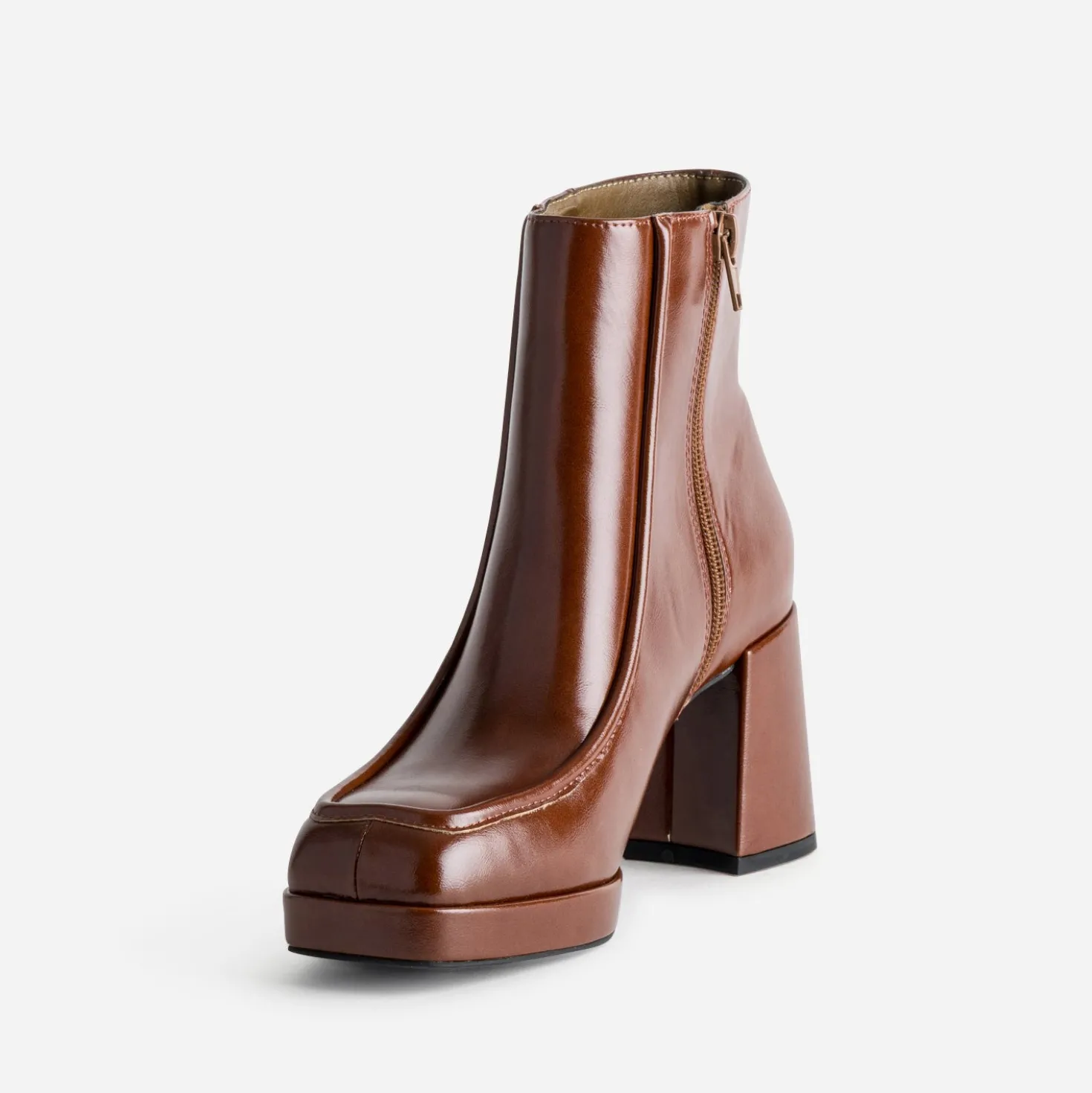 Boots à talon cognac bout carré