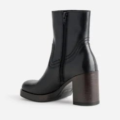 Boots à talon noir en cuir