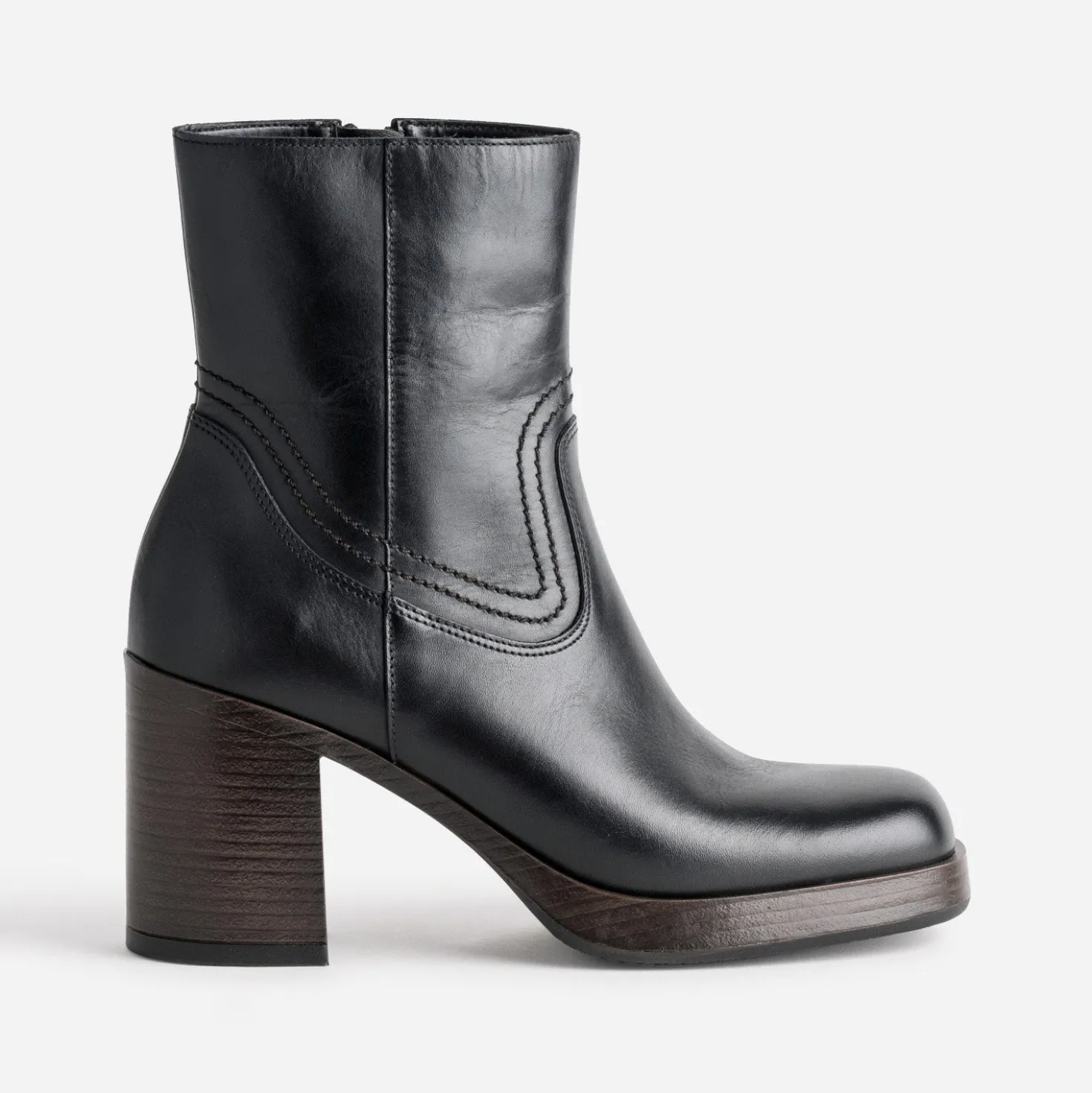 Boots à talon noir en cuir
