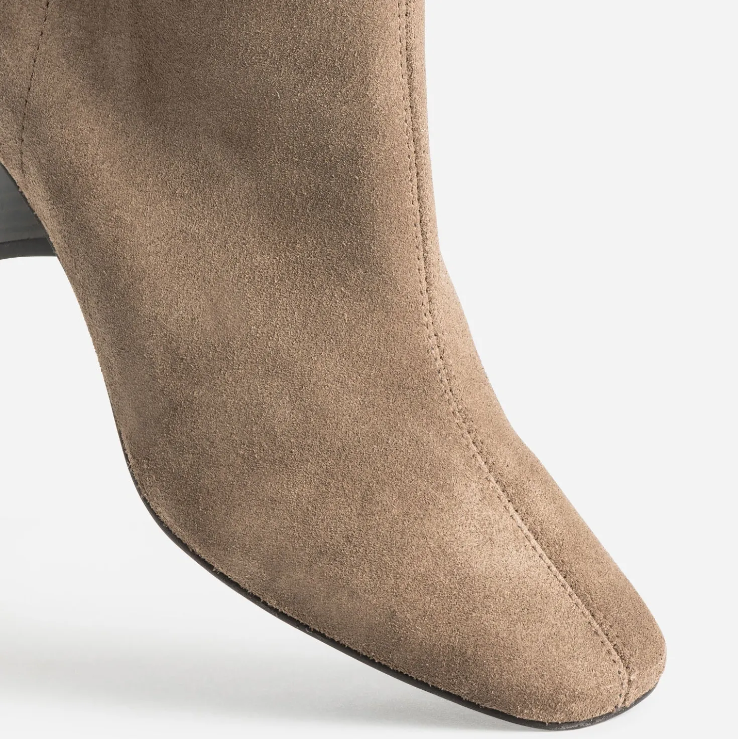 Boots taupe cuir velours