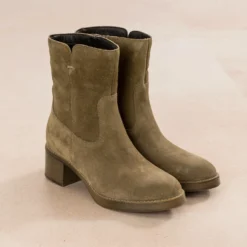 Boots taupe cuir velours