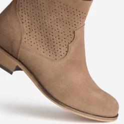 Boots taupe cuir velours détails ajourés