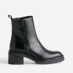 Boots TEXTO noir en cuir semelle crantée
