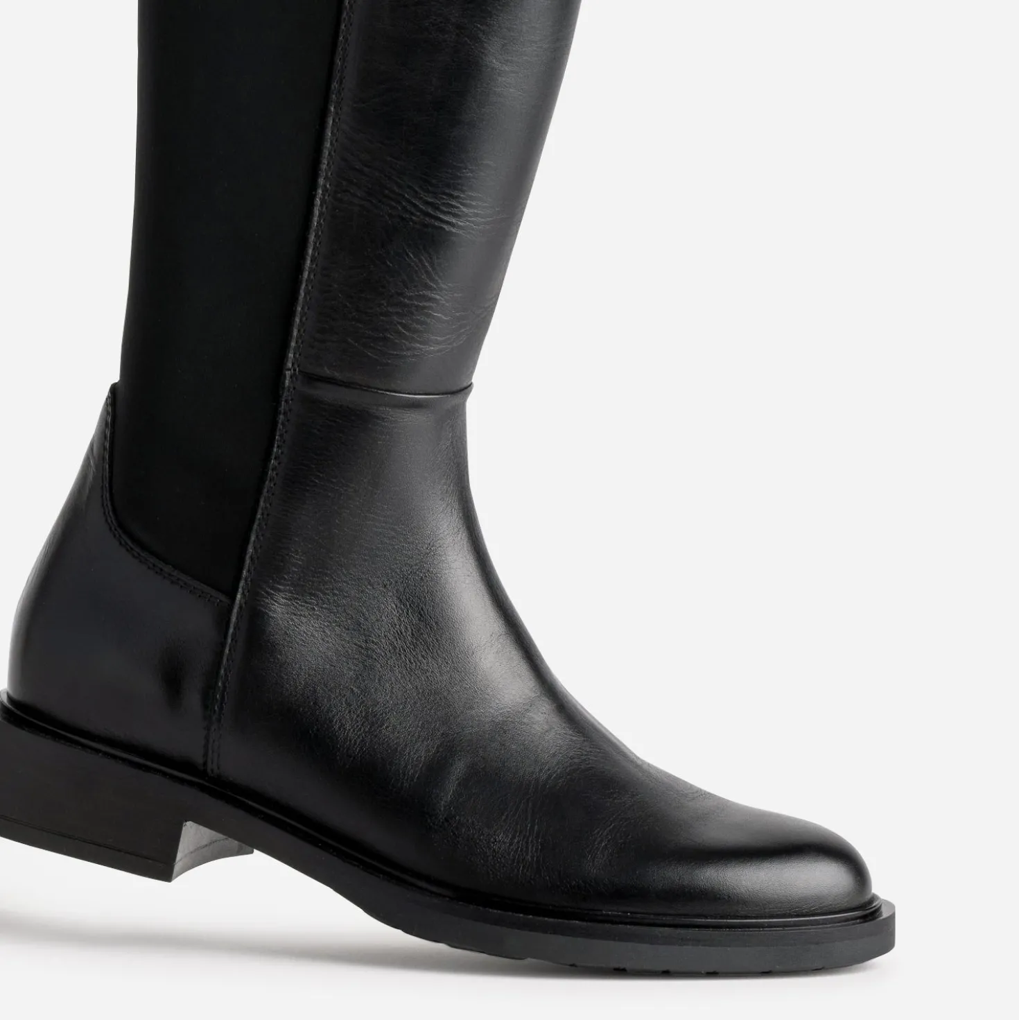 Botte noire bi-matière
