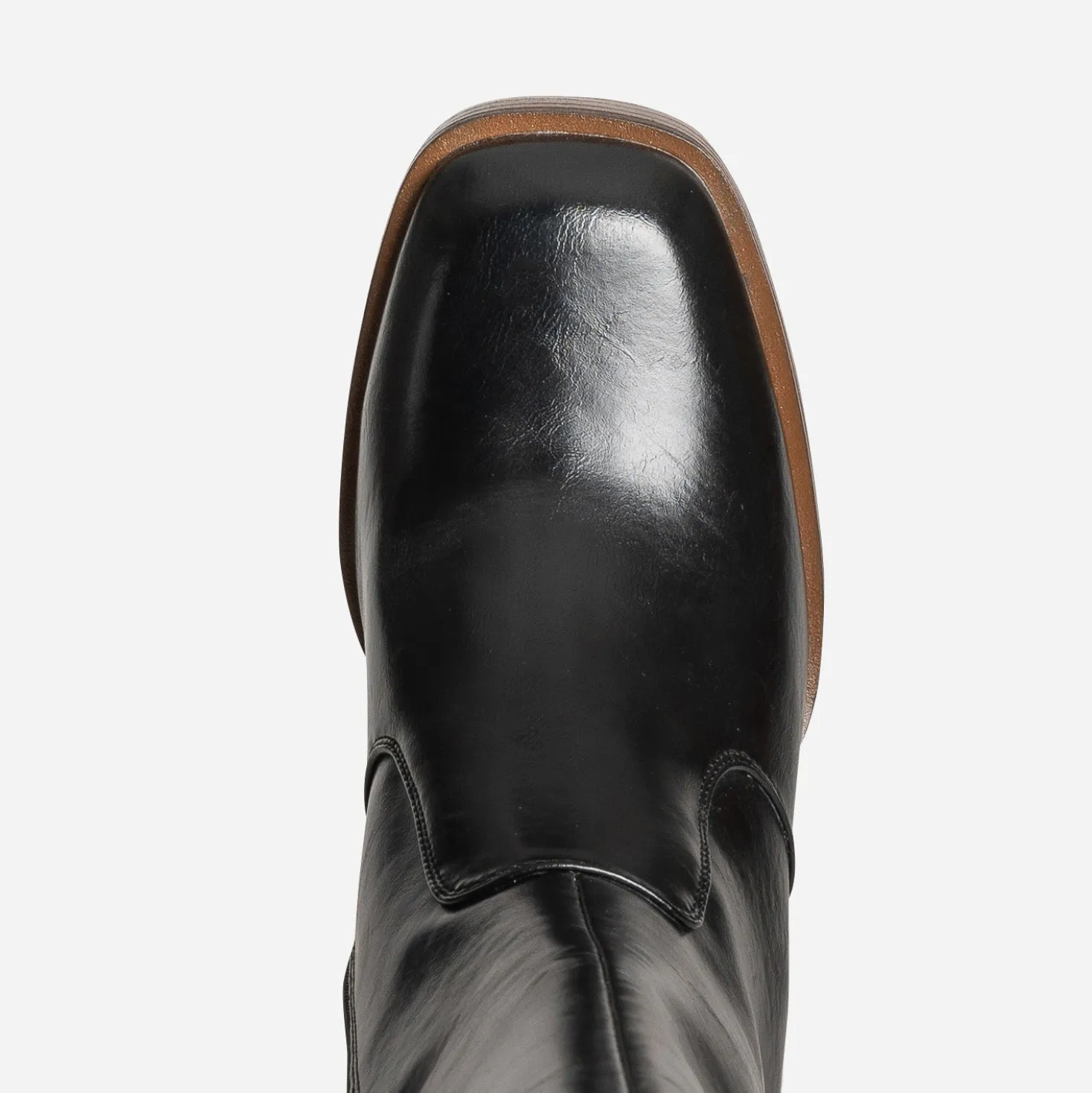 Botte noire éco-conçue à plateforme