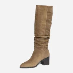 Botte TEXTO taupe en cuir velours éco-conçu à tige plissée