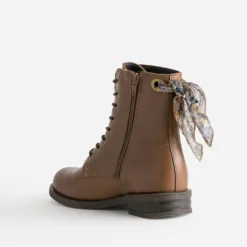 Bottine camel en cuir détail ruban