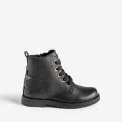 Bottine éco-conçue BUGGY noire en cuir décor étoile