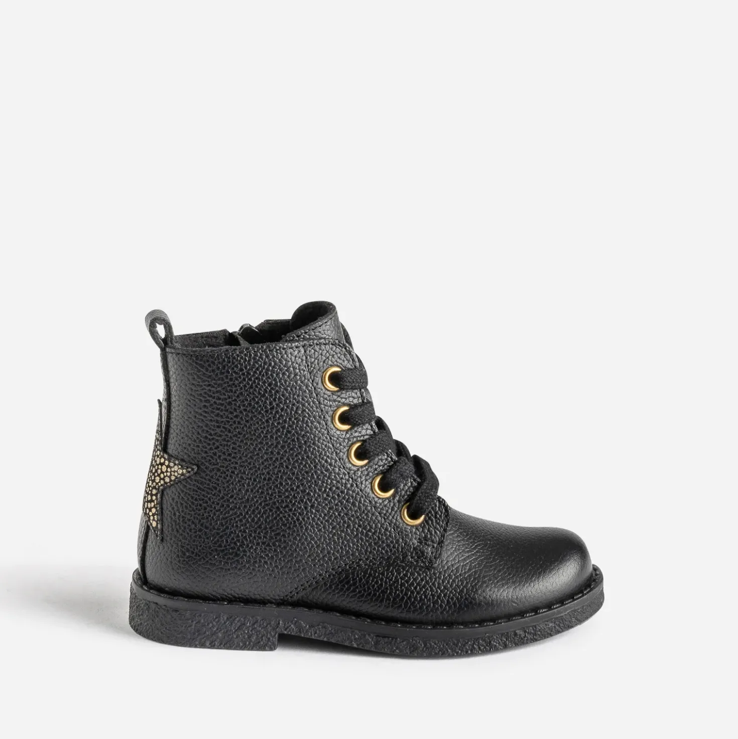 Bottine éco-conçue BUGGY noire en cuir décor étoile