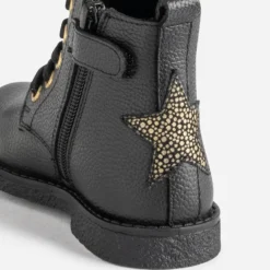 Bottine éco-conçue BUGGY noire en cuir décor étoile