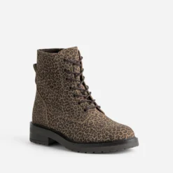 Bottine à lacet beige cuir velours à motif léopard