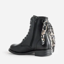 Bottine noire cuir détail ruban