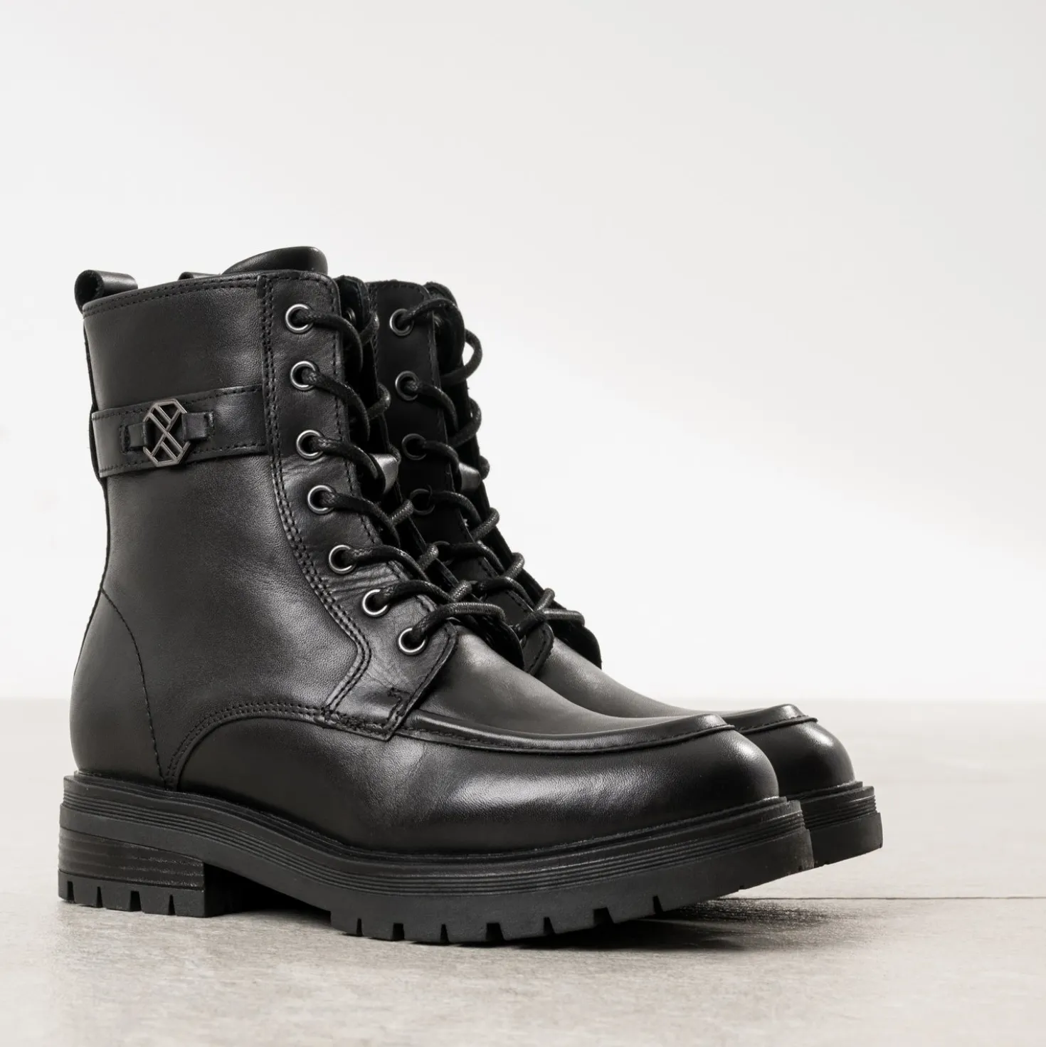 Bottine plateau TEXTO noire cuir