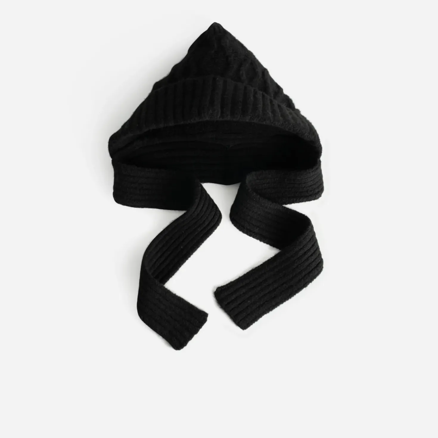 Cagoule noire tricot à nouer
