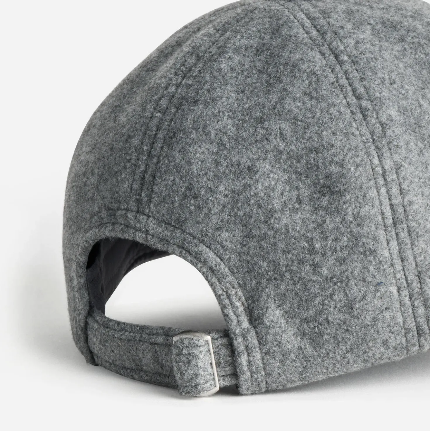 Casquette grise