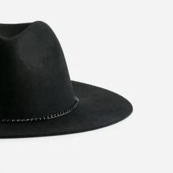 Chapeau noir laine feutrée avec galon-chaînette