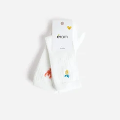 Chaussettes blanches broderies