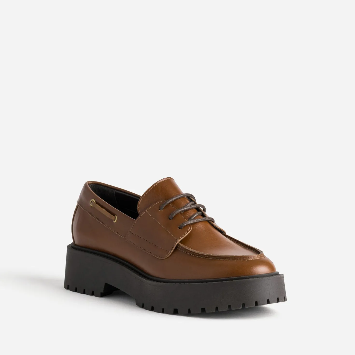 Chaussure-bateau cognac cuir semelle plateforme crantée