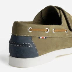 Chaussure-bateau kaki cuir nubuck scratch