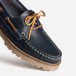 Chaussure-bateau marine cuir