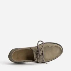 Chaussure-bateau taupe cuir velours