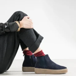 Chelsea boots marine cuir velours semelle effet crêpe