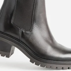 Chelsea boots marron cuir semelle crantée