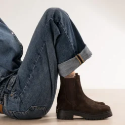 Chelsea boots marron cuir velours semelle crantée