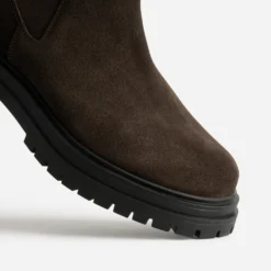 Chelsea boots marron cuir velours semelle crantée