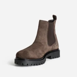 Chelsea boots marron cuir velours semelle crantée