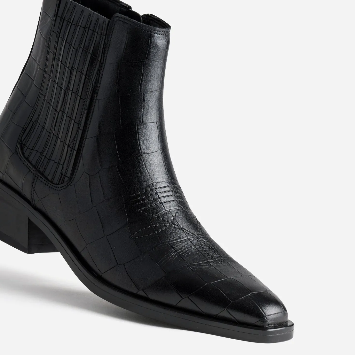 Chelsea boots noir cuir embossé effet croco
