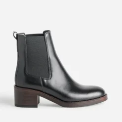 Chelsea boots noir cuir semelle marron