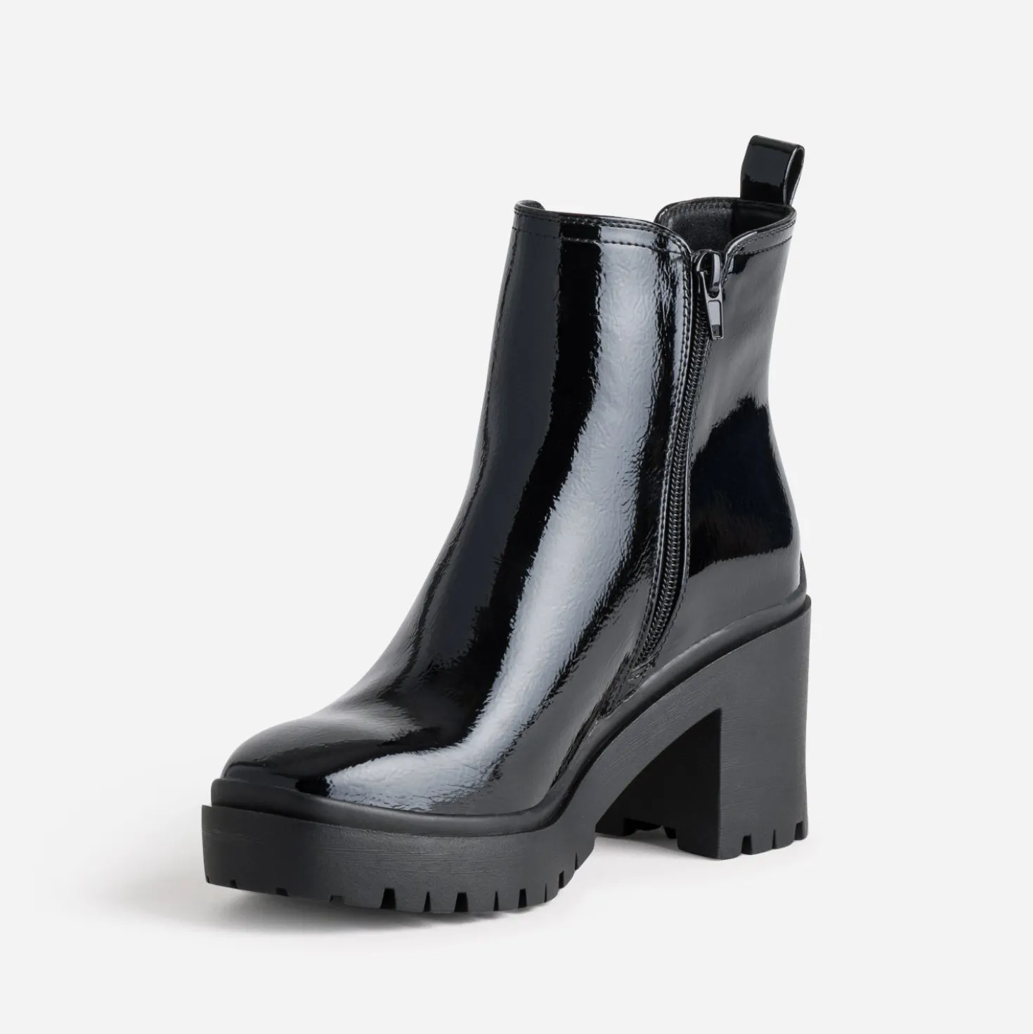 Chelsea boots noir verni semelle crantée
