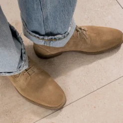 Derby beige cuir velours