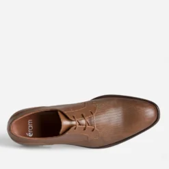 Derby cognac en cuir embossé