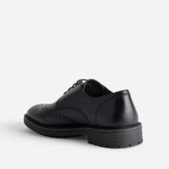 Derby noir cuir bout fleuri