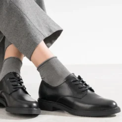 Derby noir en cuir