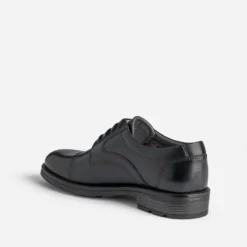 Derby noir en cuir à doublure carreaux