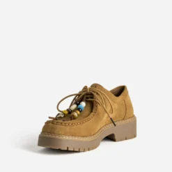 Derby plateau camel cuir velours détails perles