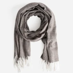 Echarpe marron motif chevrons