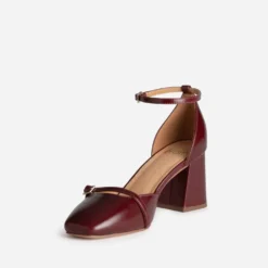Escarpin à bride bordeaux cuir
