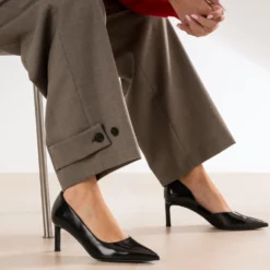 Escarpin noir cuir cut-out