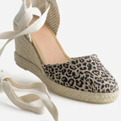 Espadrille compensée beige motif léopard