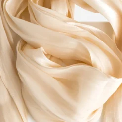 Foulard beige rosé irisé