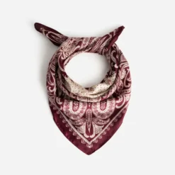 Foulard bordeaux satiné motif cachemire