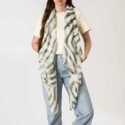 Foulard écru motif zèbre kaki