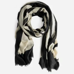 Foulard noir motif zèbre écru