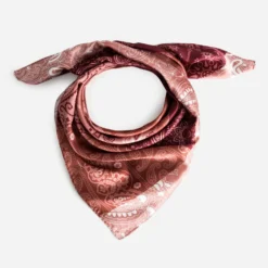 Foulard rose patchwork cachemire