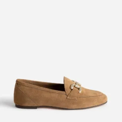 Mocassin beige foncé en cuir velours